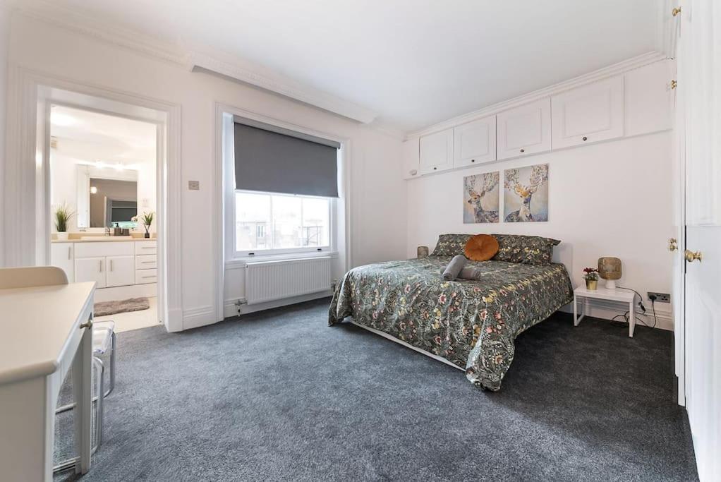 Knightsbridge Two Bed Apartment London Exterior photo